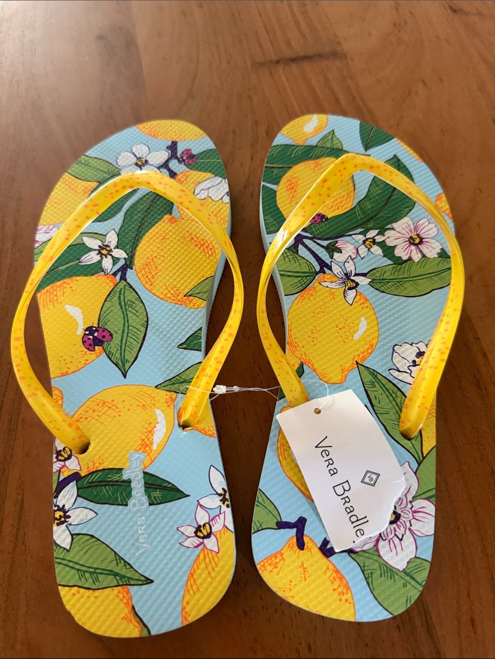 🍋Vera Bradley Light Blue Flip Flops with Yellow Printed Straps🐞